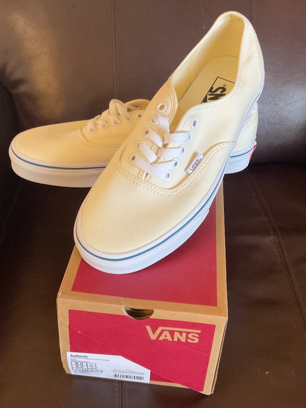 VANS “Off the Wall” Authentic white/cream lace up sneaker, sz 9.5 women’s, 8 men